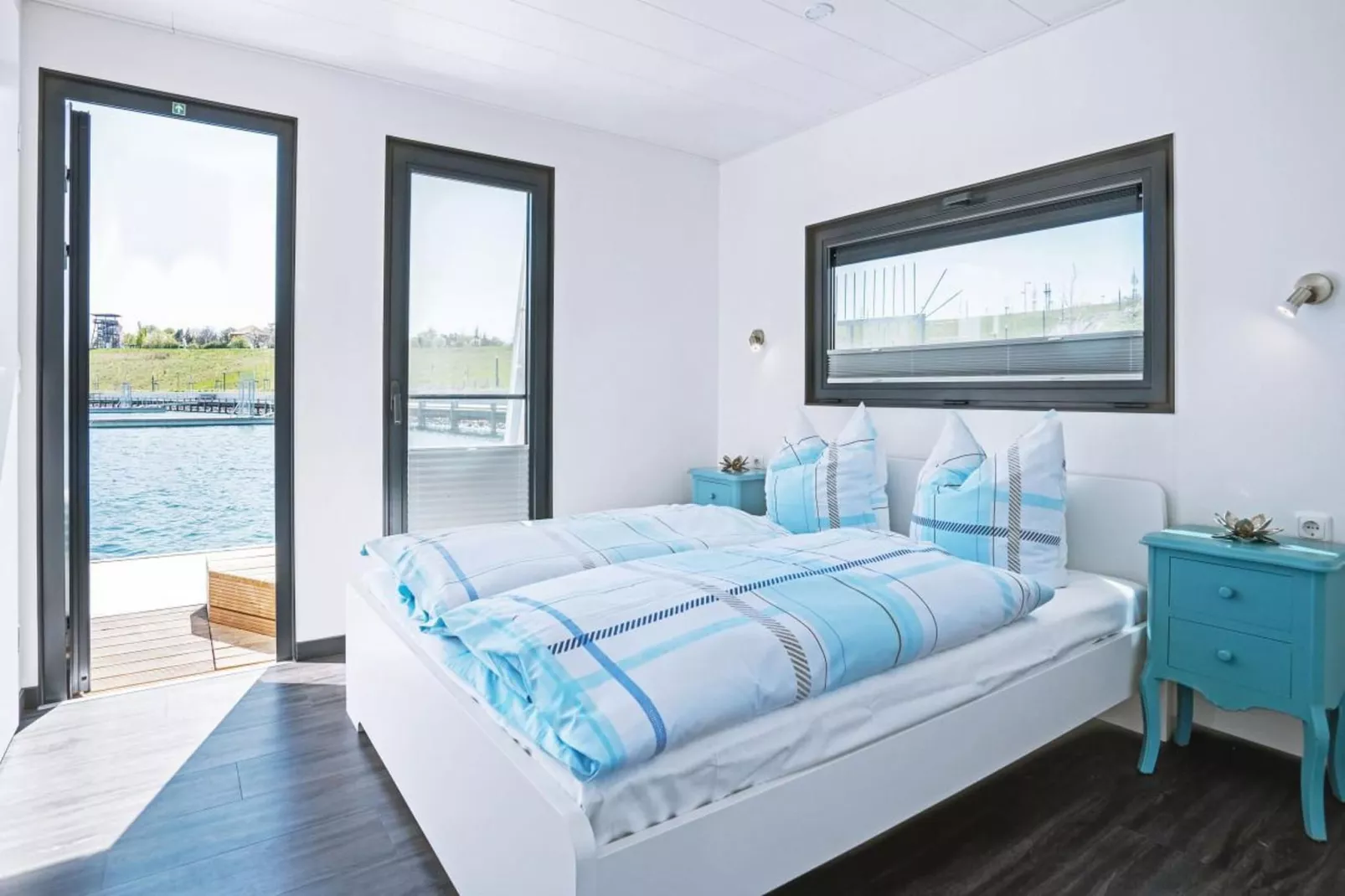 Floating 33 - LP 16  / 1-2 Personen-Bedroom