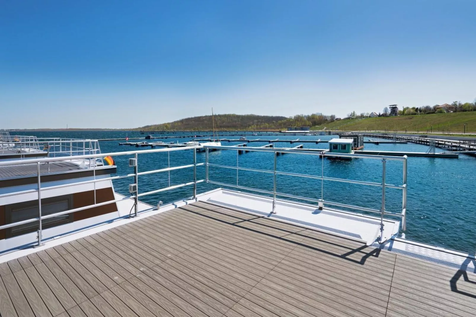 Floating 33 - LP 16  / 3 Personen-View summer
