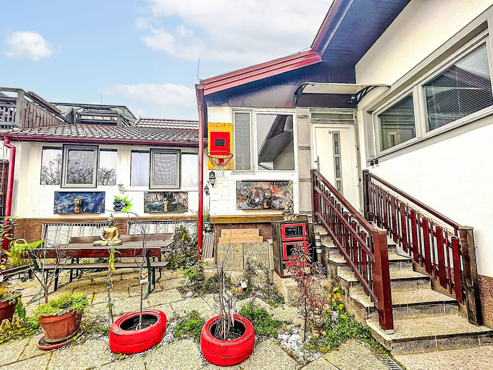Garden Suite-Outside