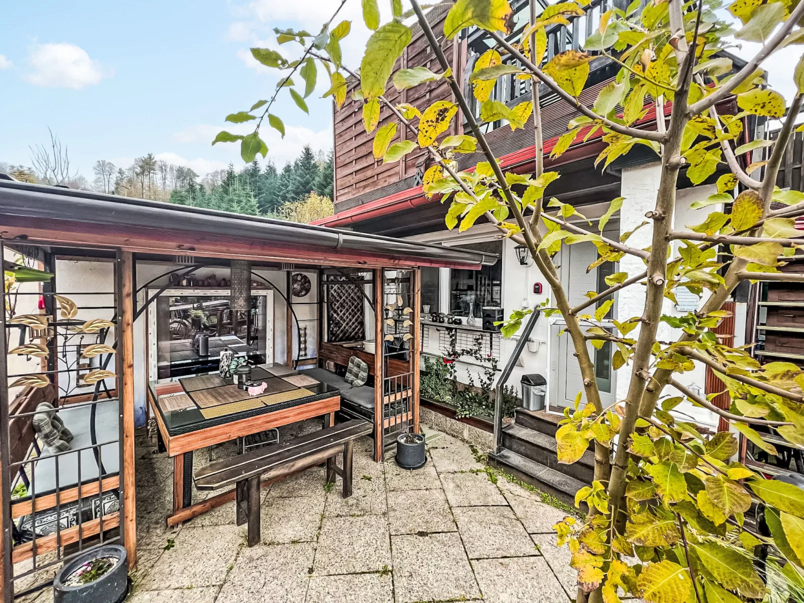 Garden Suite-Outside