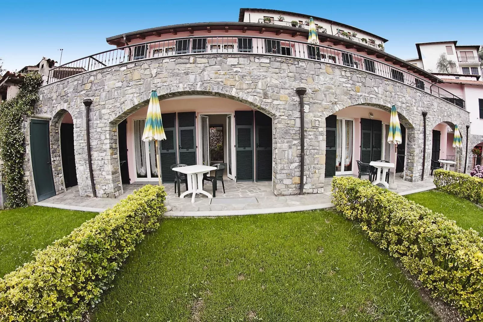 Agri-tourism Borgo Ameno Casanova Lerrone TR2 / C6-Exterior summer