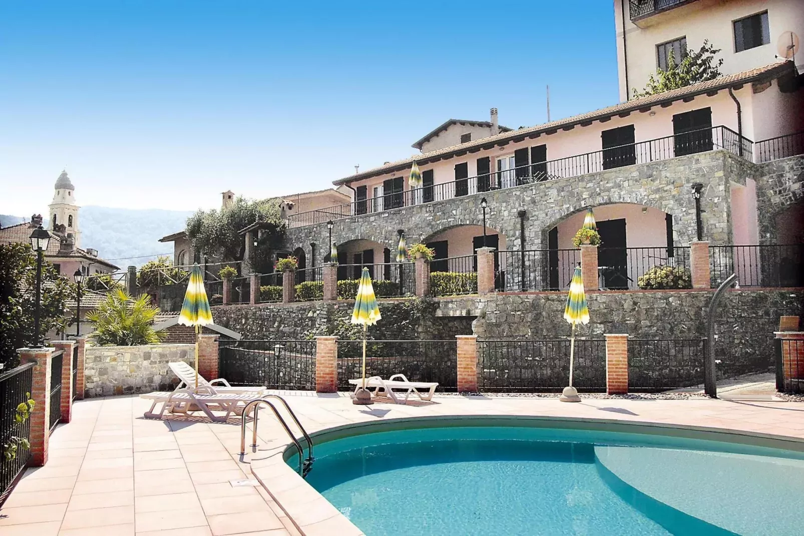 Agri-tourism Borgo Ameno Casanova Lerrone TR2 / C6-Pool