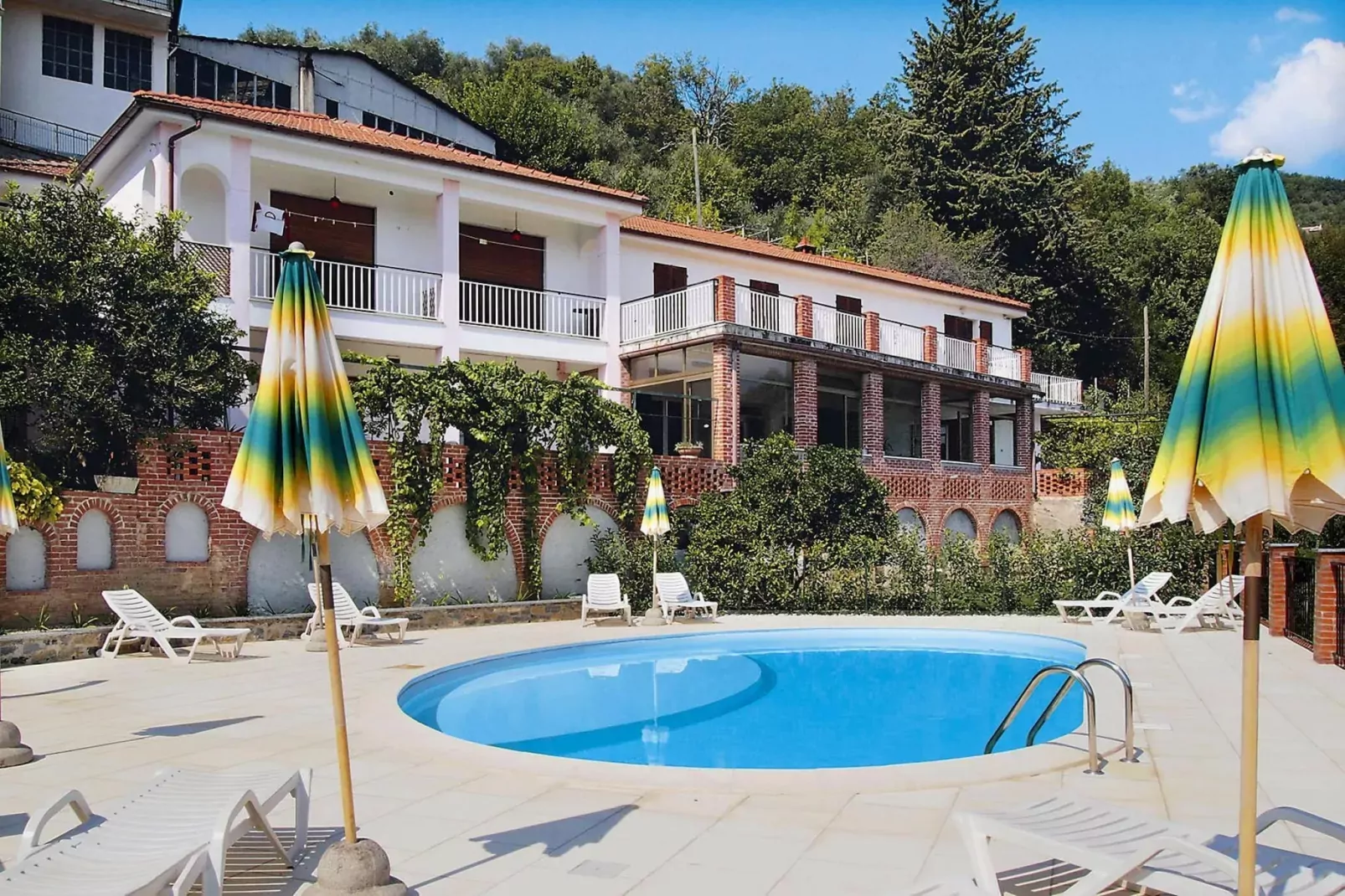 Agri-tourism Borgo Ameno Casanova Lerrone TR2 / C6-Pool