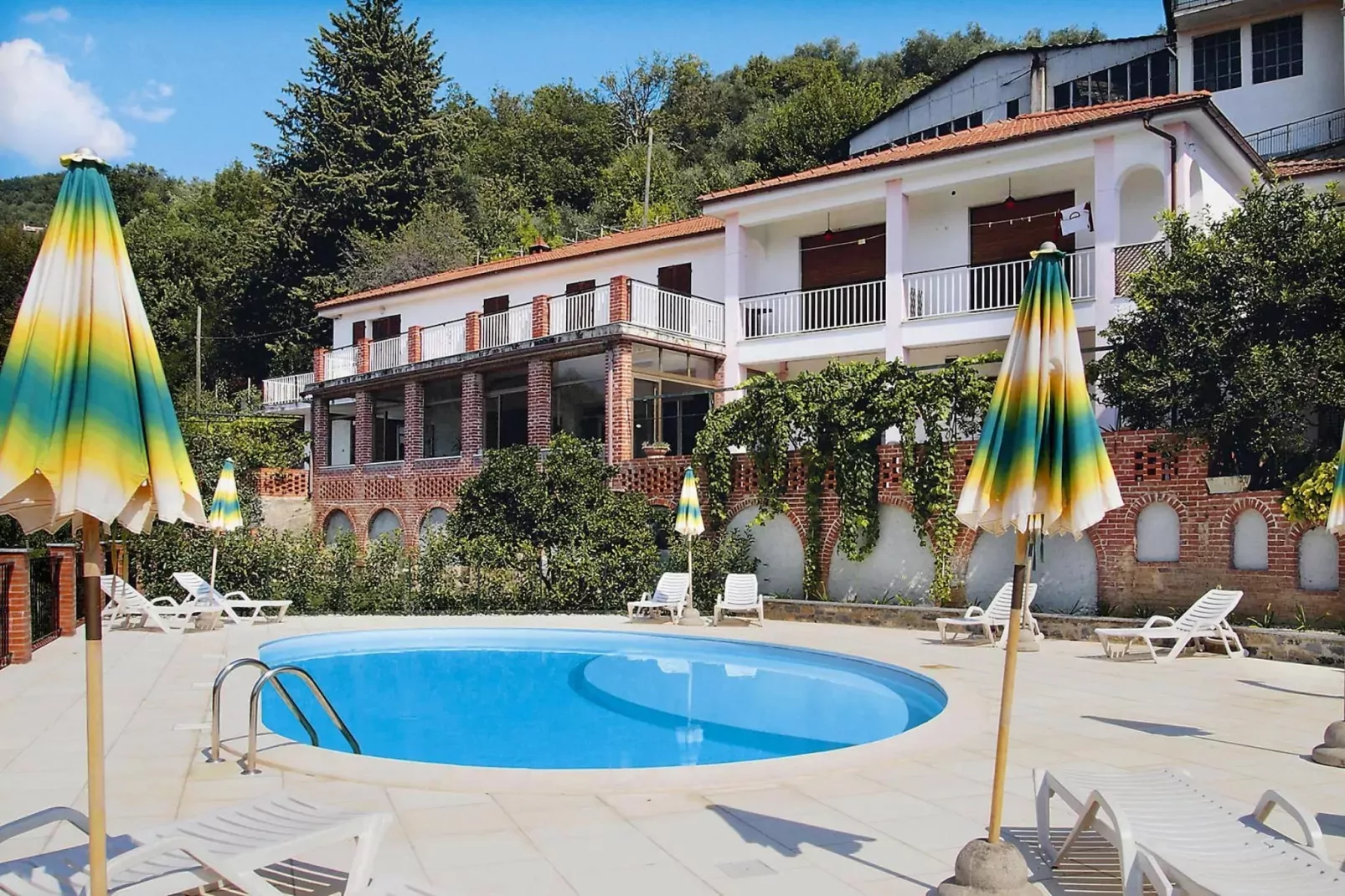 Agri-tourism Borgo Ameno Casanova Lerrone TR2 / C6-Pool