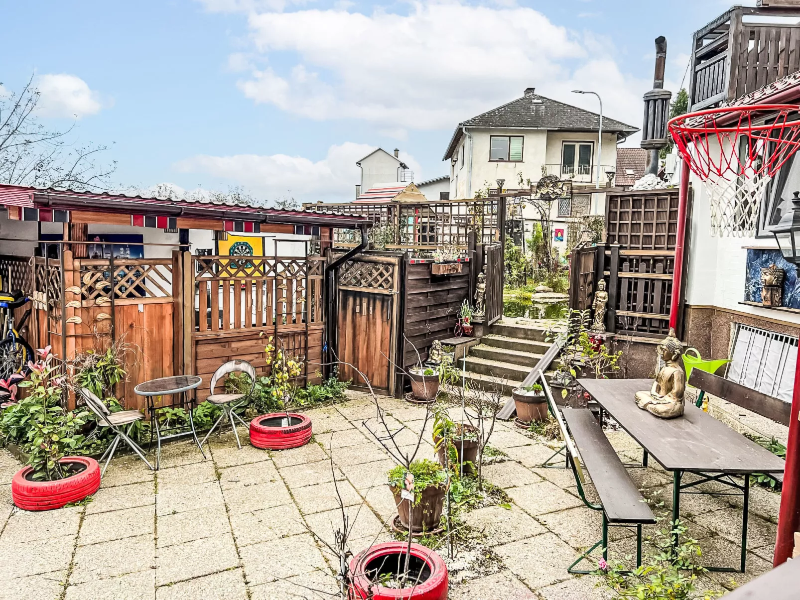 Garden Suite-Outside
