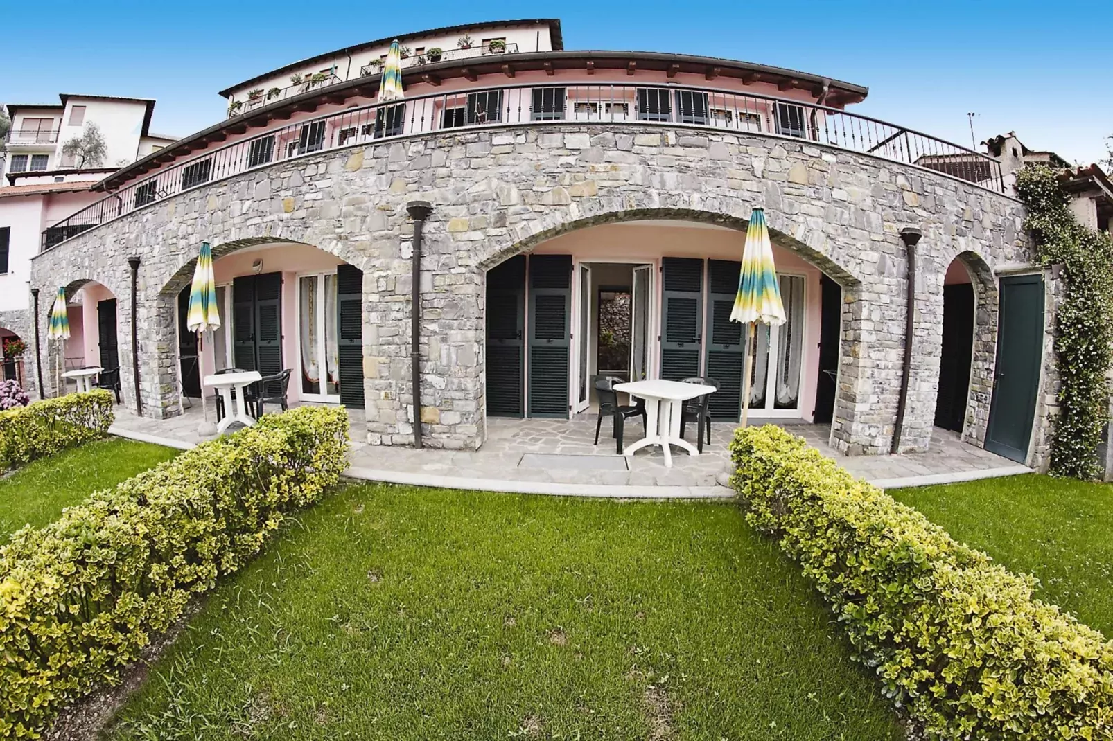 Agri-tourism Borgo Ameno Casanova Lerrone TR2 / C6-Exterior summer