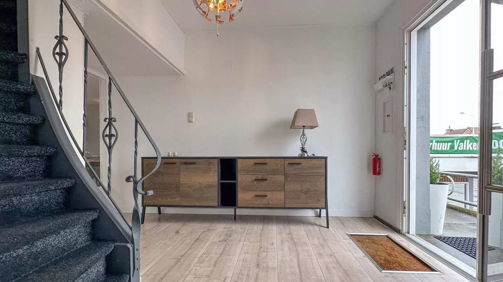 Zicht op Valkenburg-Empfangshalle