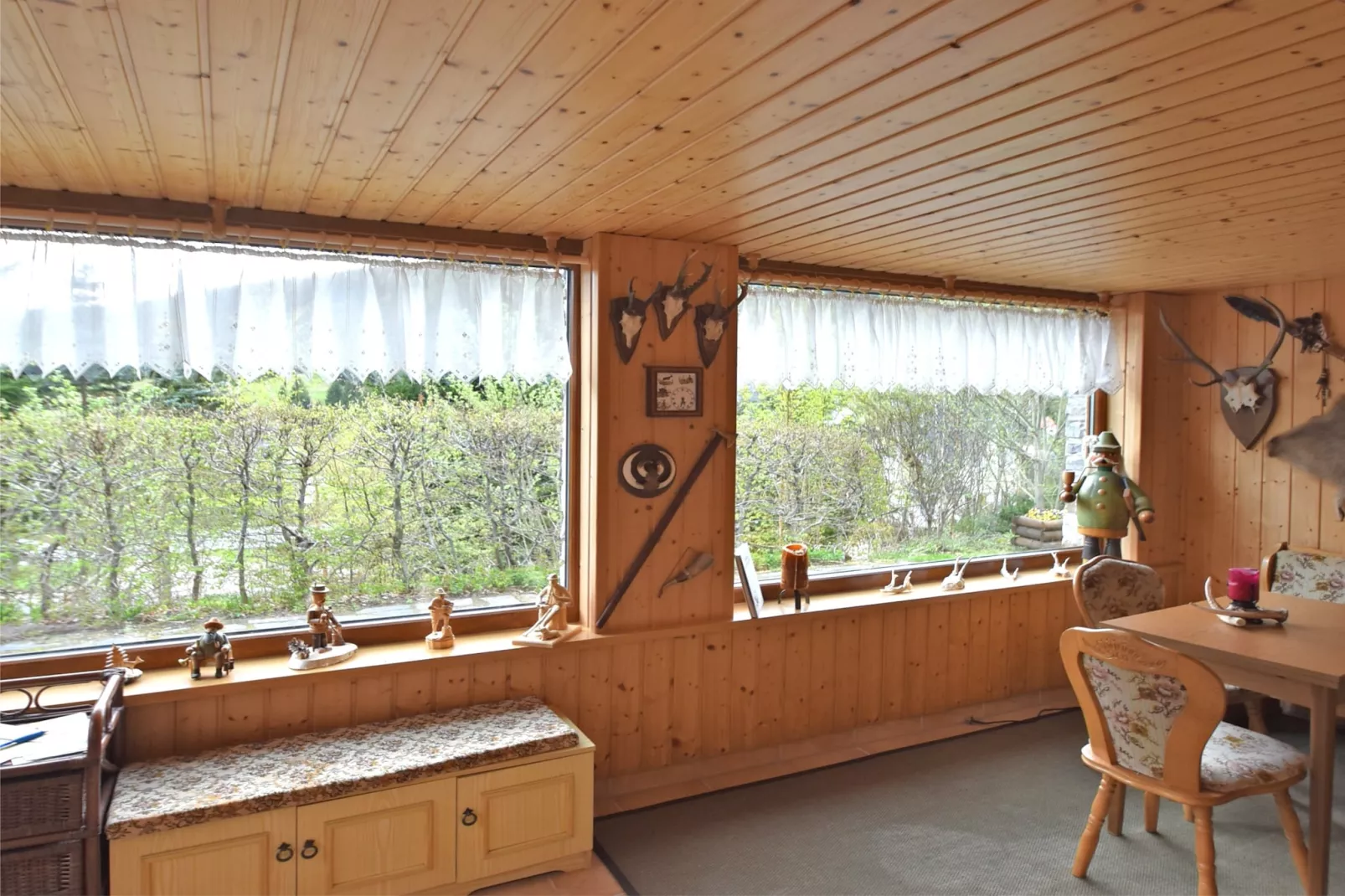 Am Mühlberg-Living room