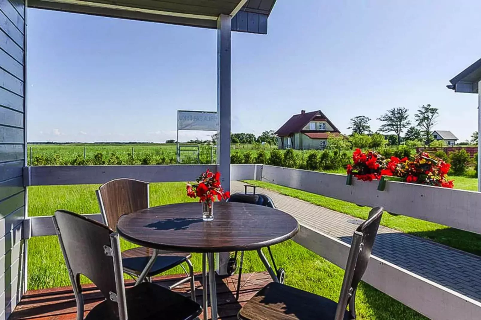 Domki letniskowe Jezierzany-Terrassenbalkon