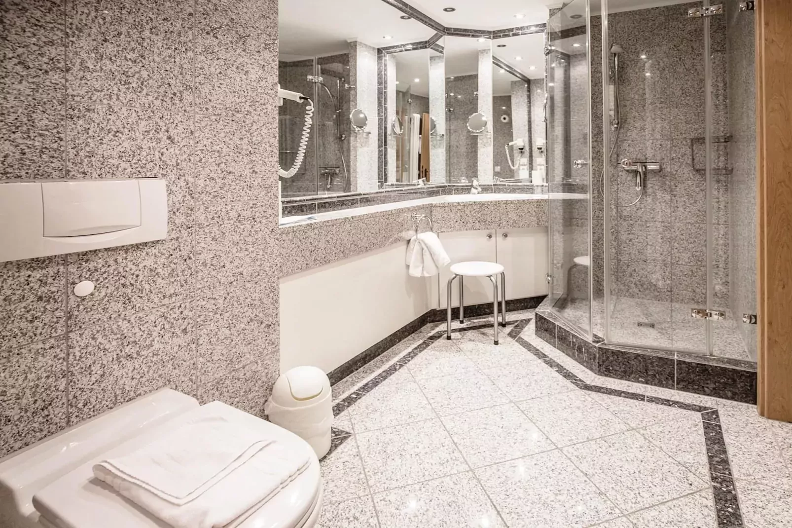 DP 3-6 EG/OG/DG 5 Personen-Salle de bain