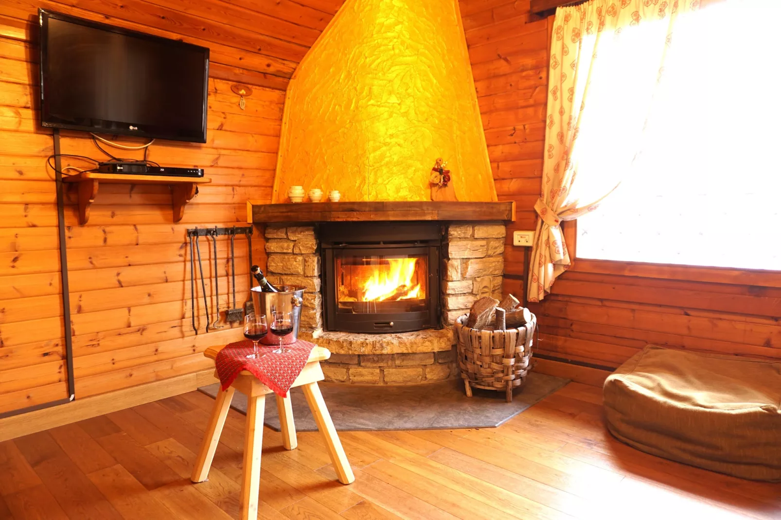 Chalet Appennino-Living room