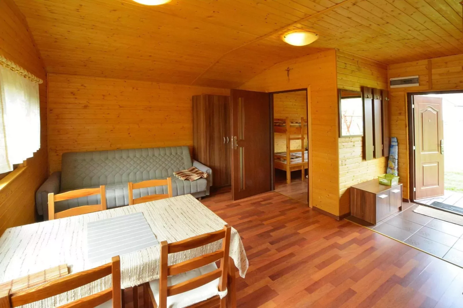 Domek wakacyjny Rusinowo-Wohnzimmer