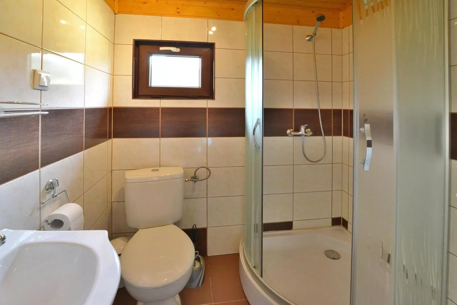 Domek wakacyjny Rusinowo-Badezimmer