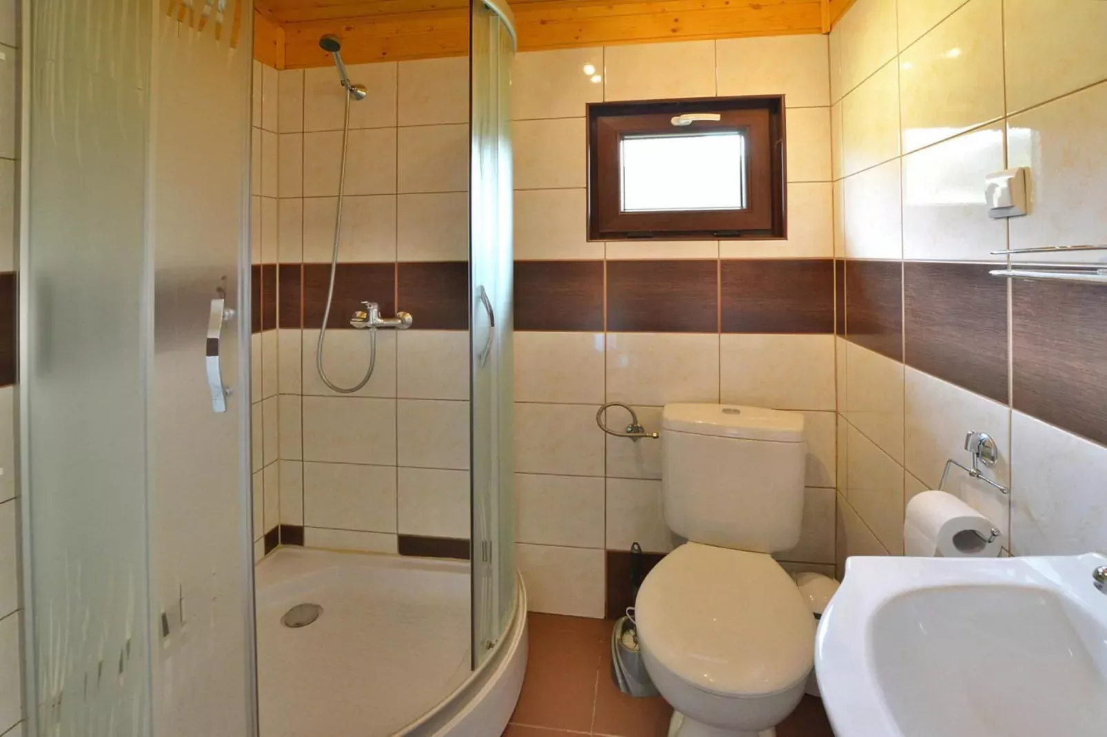 Domek wakacyjny Rusinowo-Badezimmer