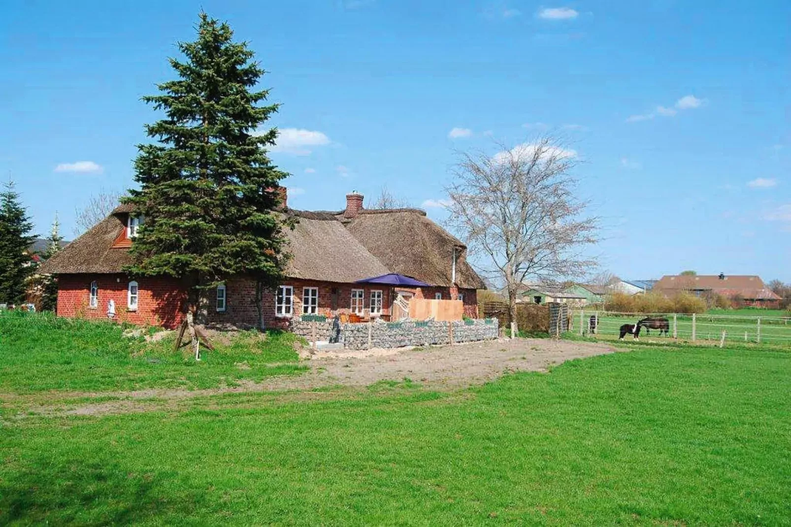 Das Posthus in Behrendorf-Exterior summer