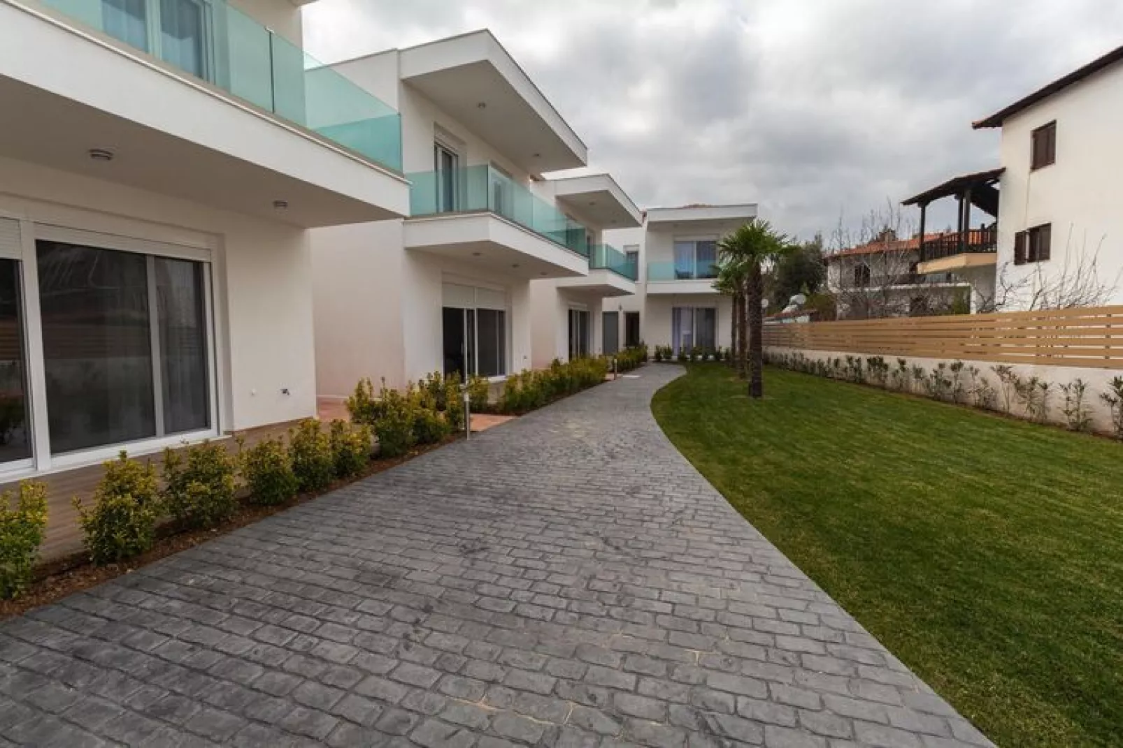 Acrotel Porto Brava Luxury Villas Ormos Panagias 4 bedroom villa 2 - 8 pax-Außenbereich Sommer