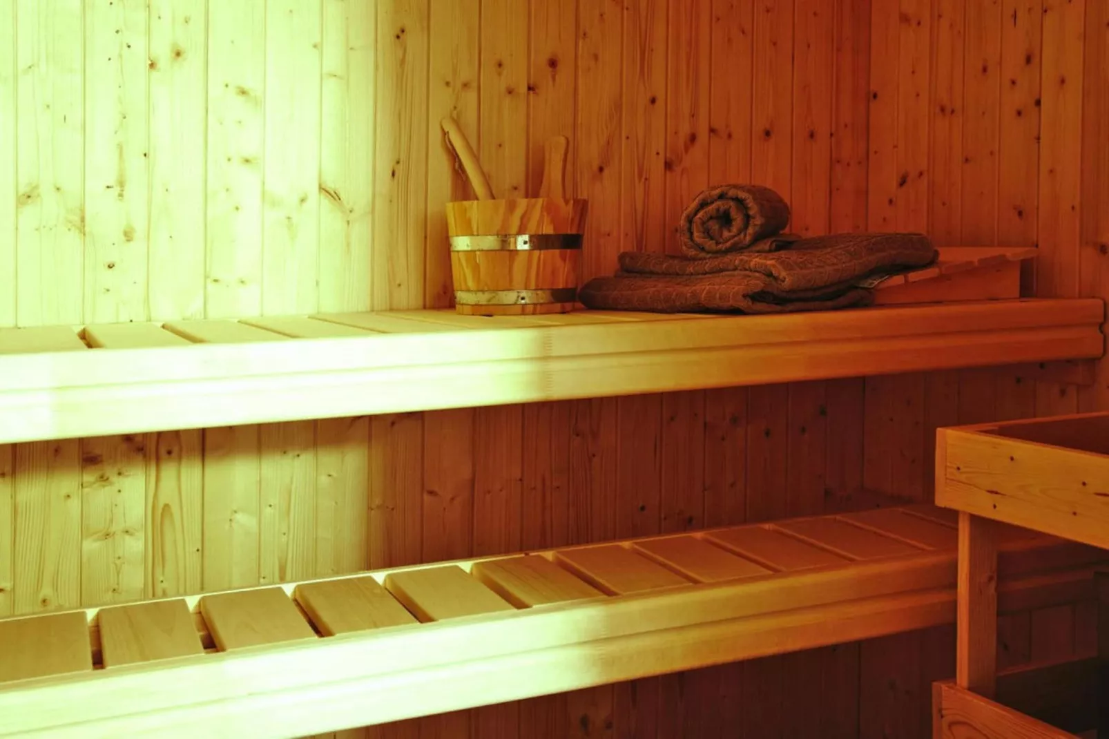Wellness unter Reet Dagebüll-Sauna