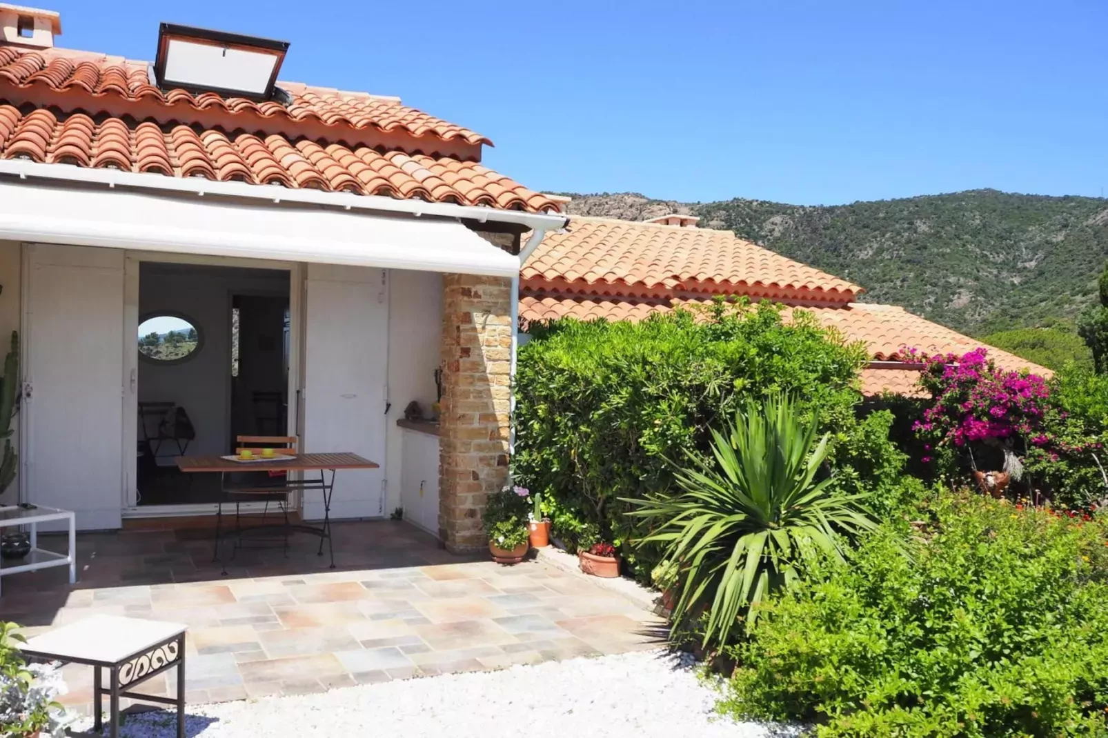 Reihenhaus in Le Lavandou-Exterior summer