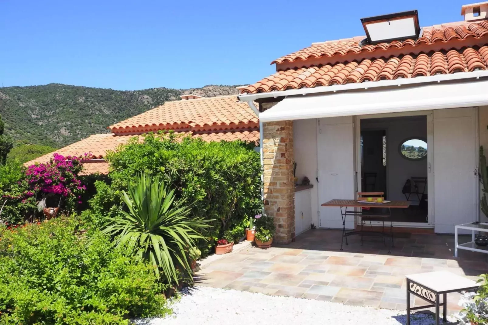 Reihenhaus in Le Lavandou-Exterior summer