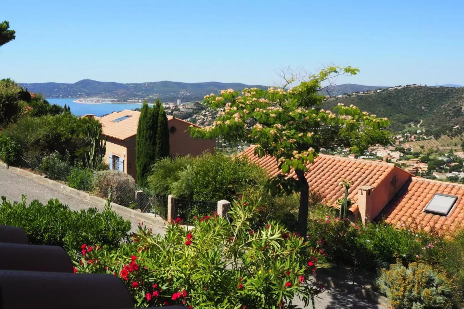 Reihenhaus in Le Lavandou-View summer