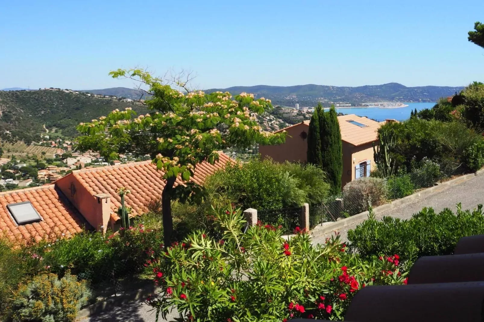 Reihenhaus in Le Lavandou-View summer