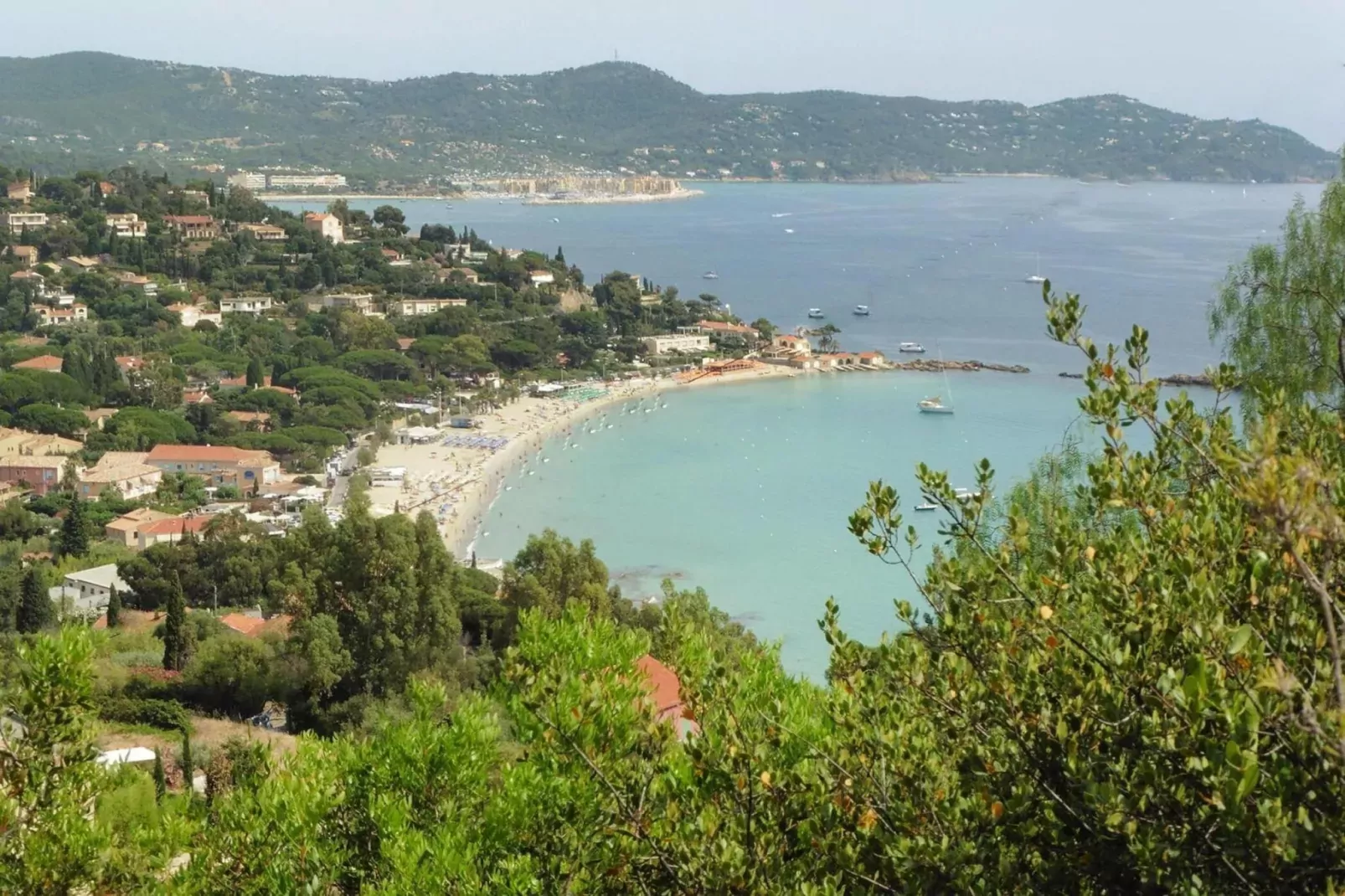 Reihenhaus in Le Lavandou-Areas summer 1km
