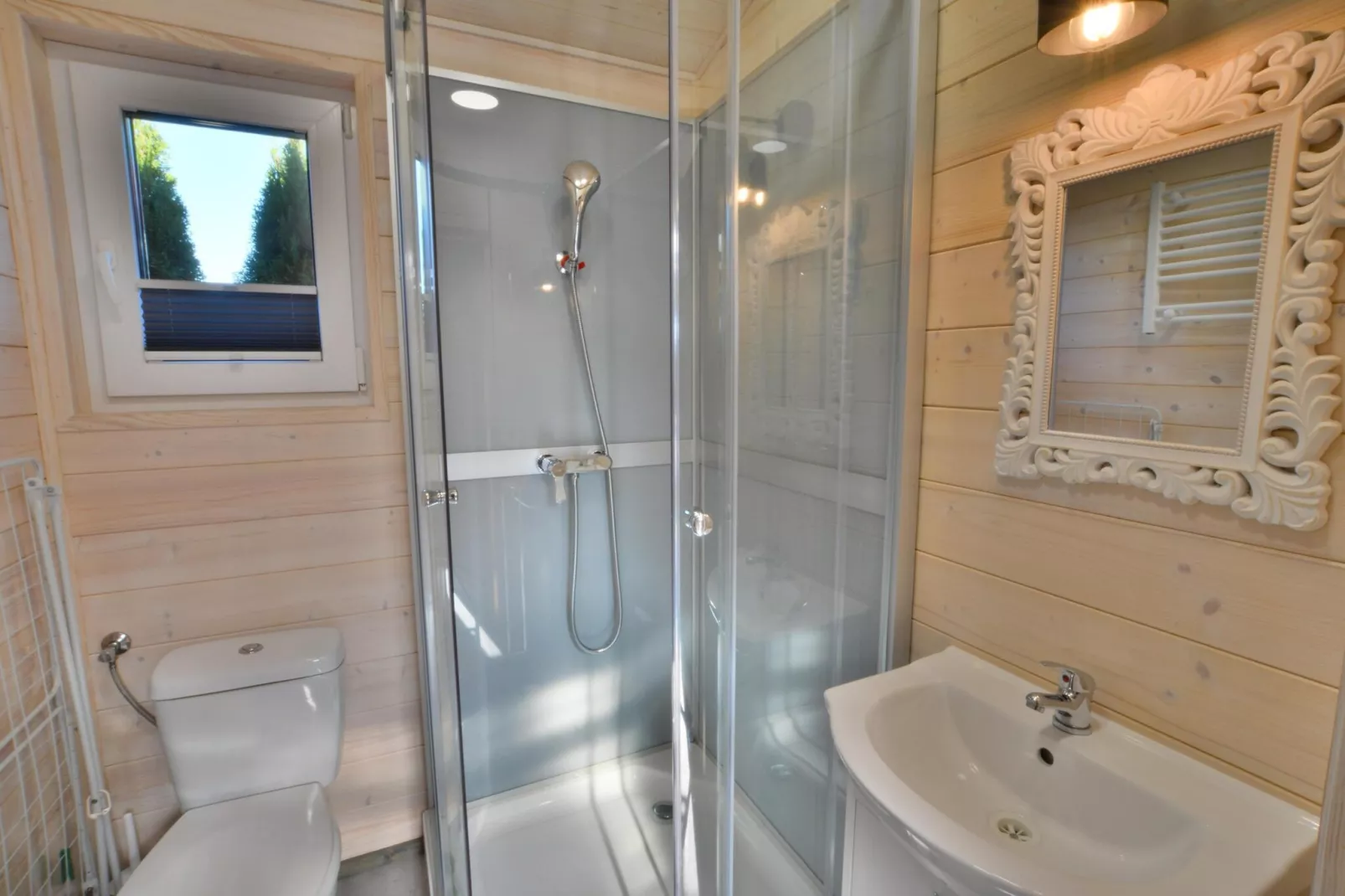 	Całoroczny nowy domek dla 4 osób Ustronie Morskie-Bathroom