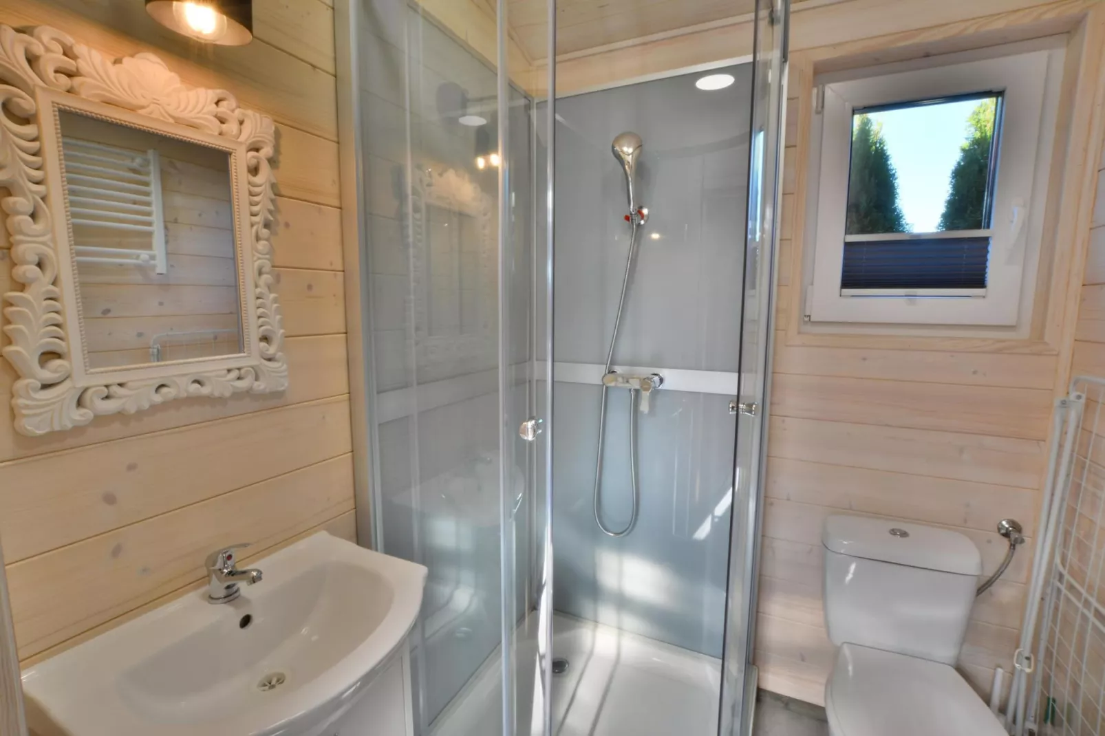 	Całoroczny nowy domek dla 4 osób Ustronie Morskie-Bathroom