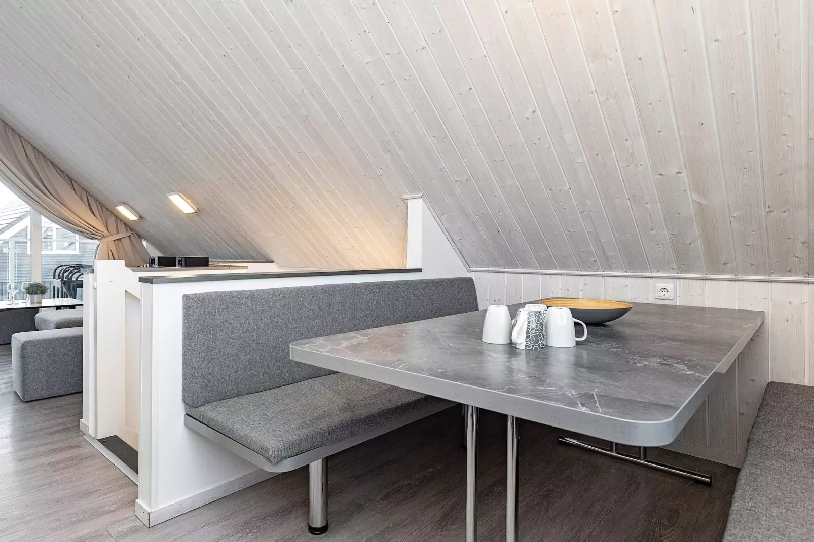 MERKUR 35+33 S DHH 2.+3.RH.-Intérieur