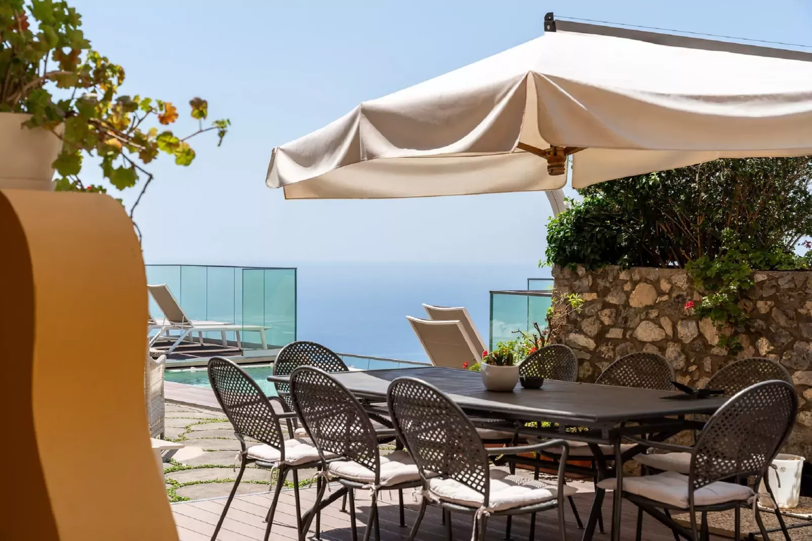 Villa Sky meets Sea-Terrace balcony