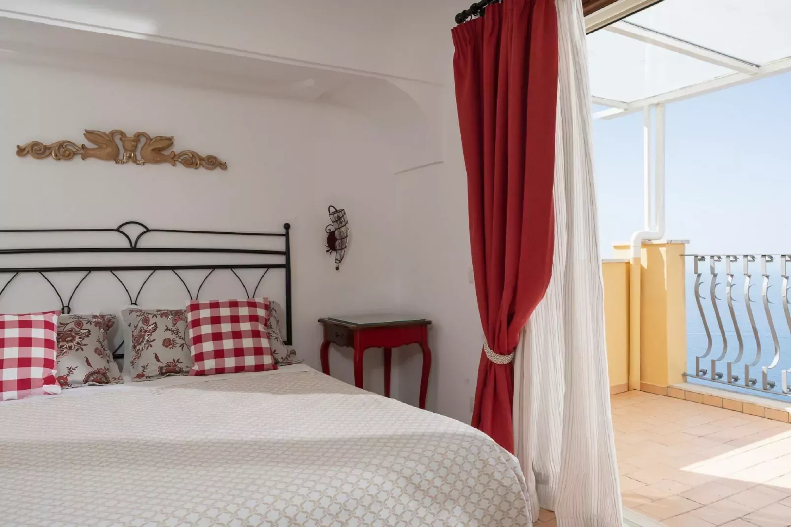 Villa Sky meets Sea-Bedroom