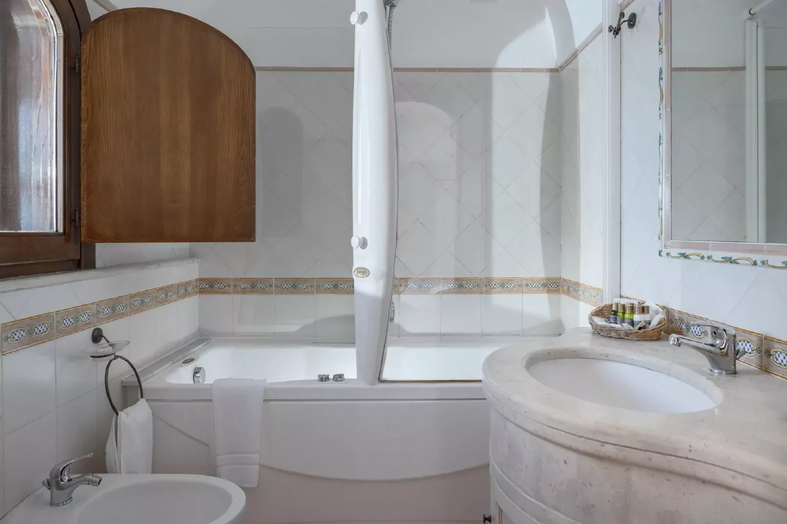 Villa Sky meets Sea-Bathroom