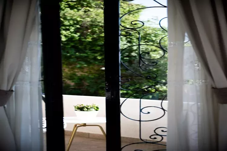 Arienzo-Exterior summer