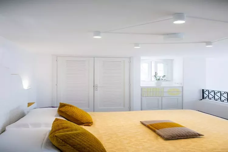 Arienzo-Bedroom