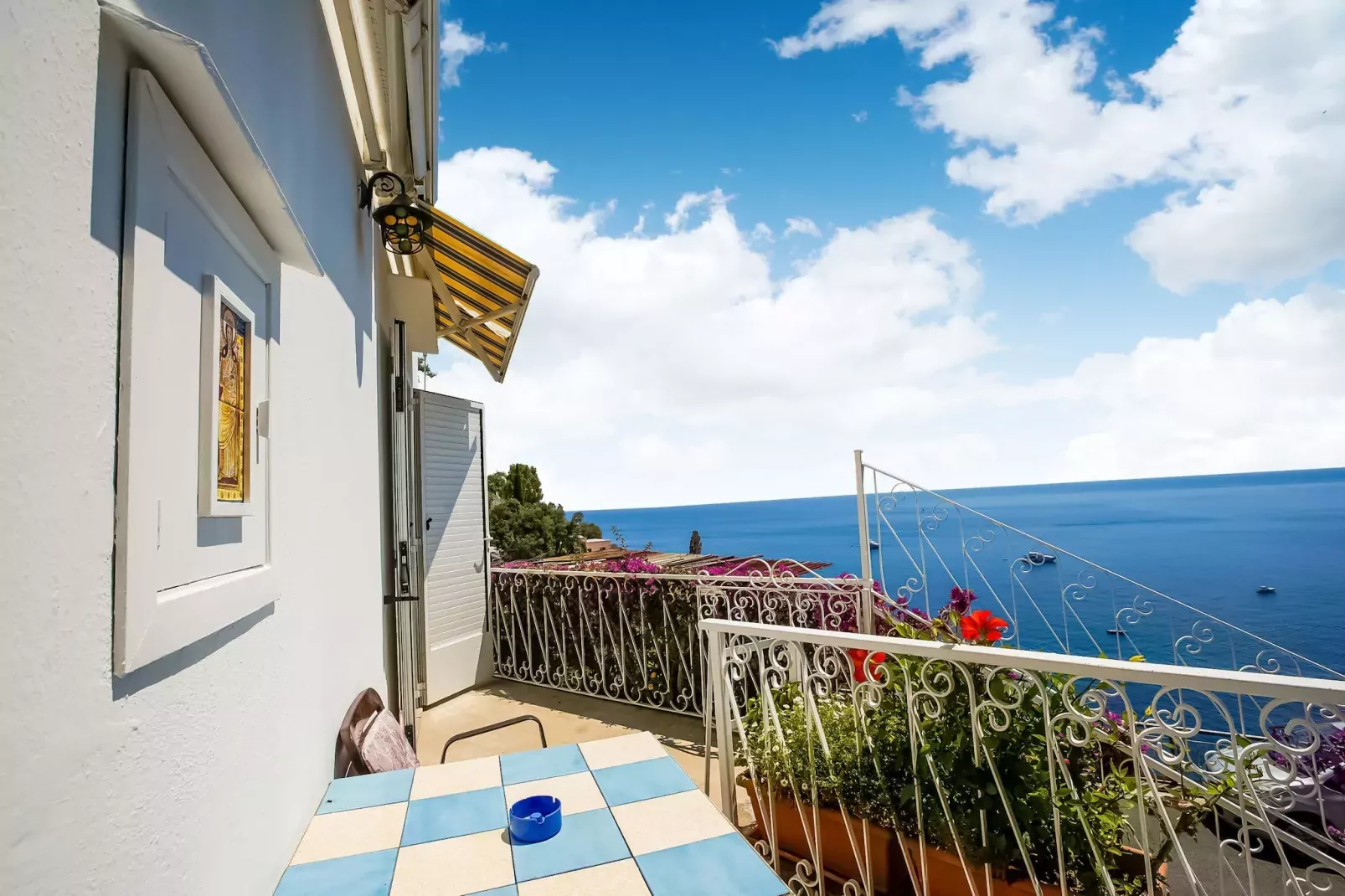 Arienzo-Terrace balcony