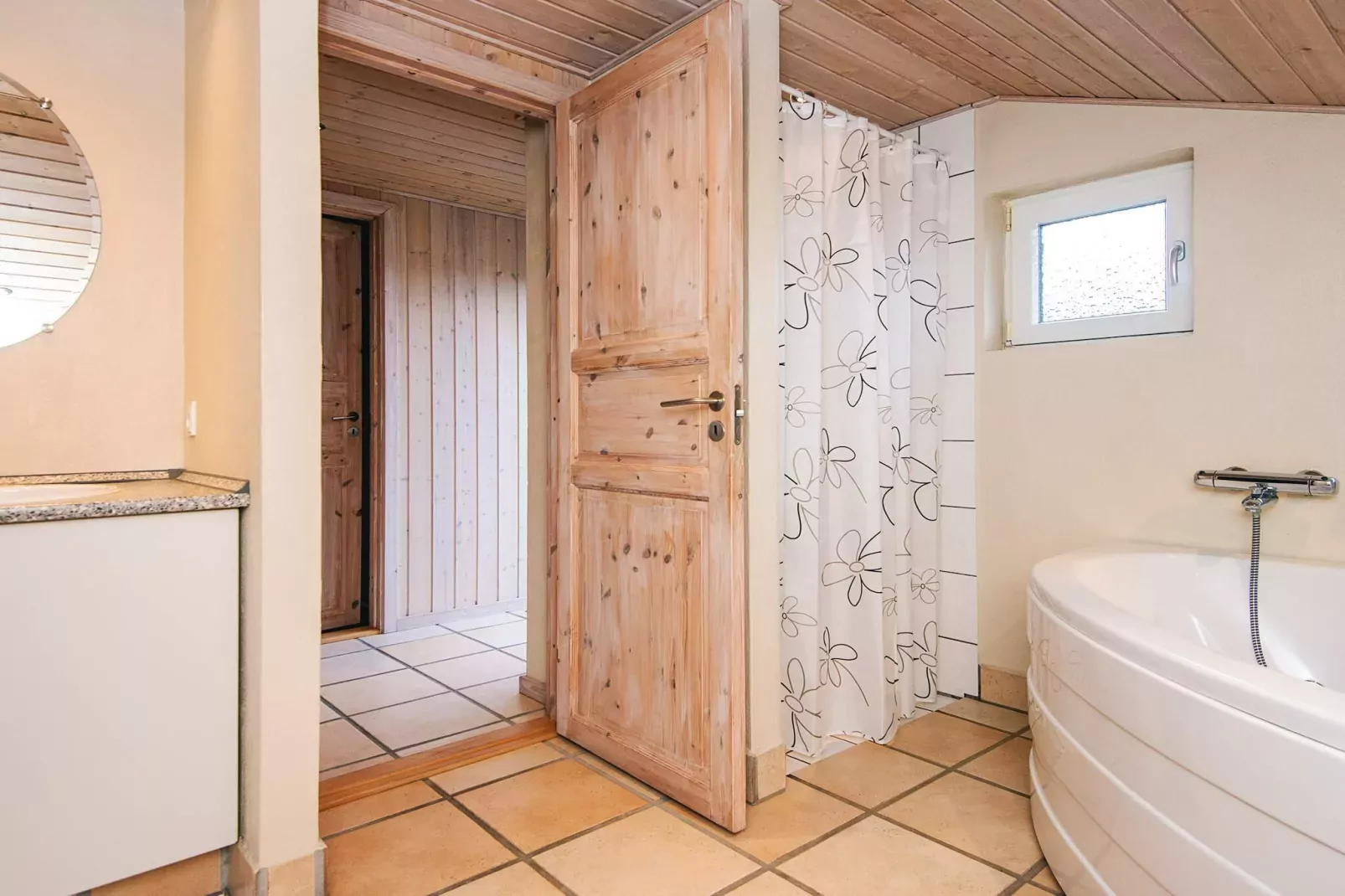 6 person holiday home in Oksbøl-By Traum