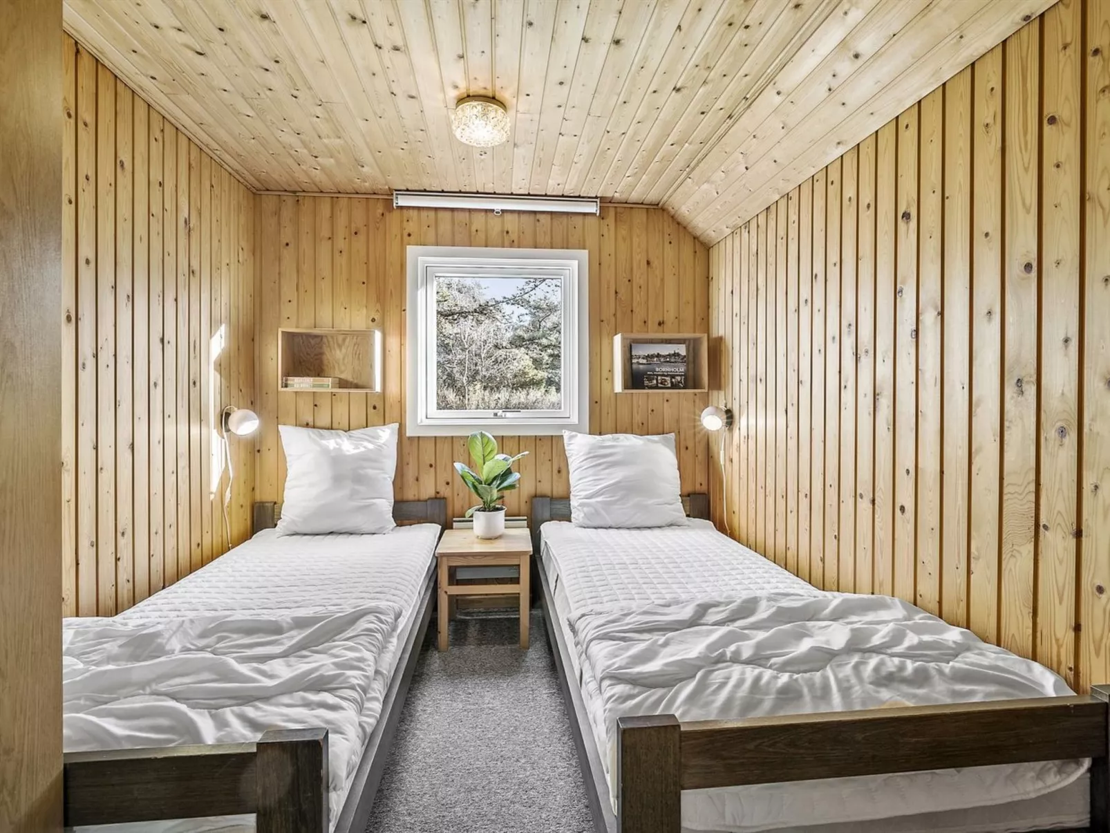 "Hillmari" - 650m from the sea-Inside