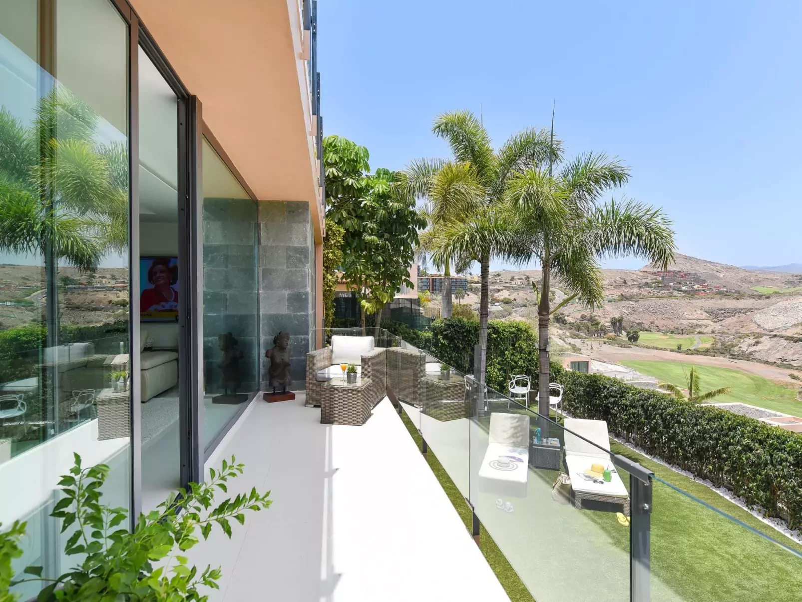 Los Lagos 31-Outside
