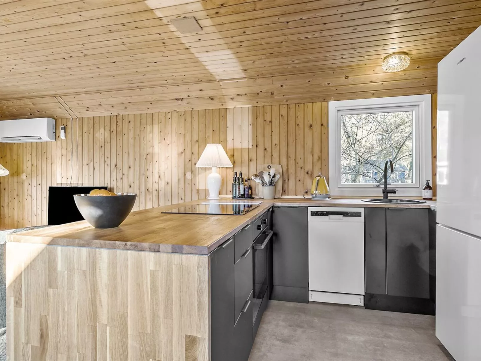 "Hillmari" - 650m from the sea-Inside
