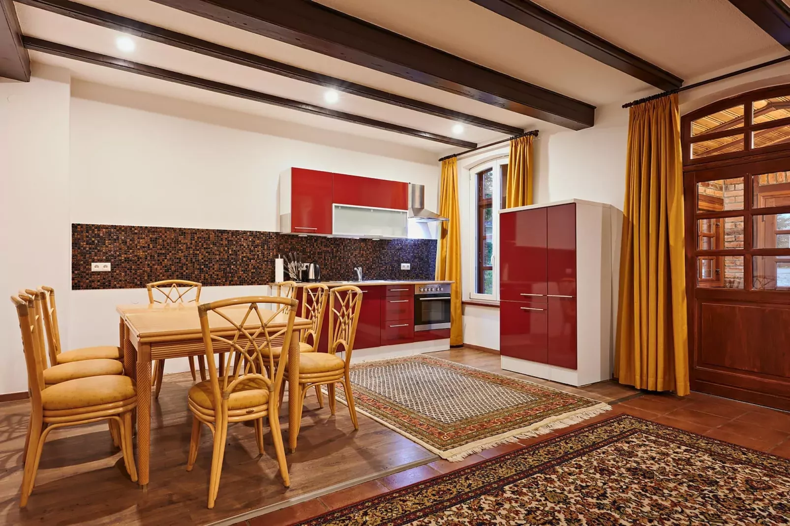 Haus Oliver 200 qm / 1-2 Personen-Esszimmer