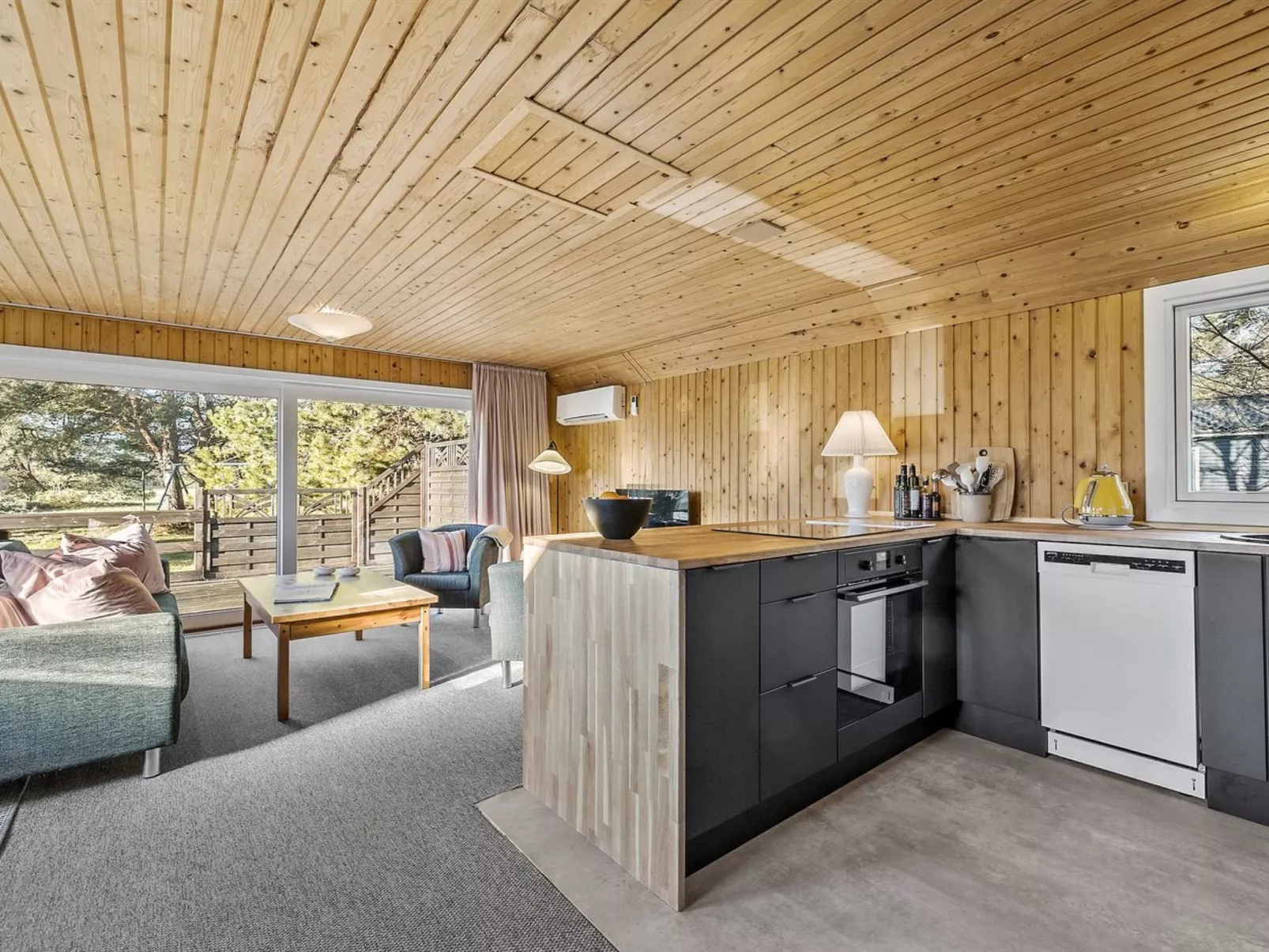 "Hillmari" - 650m from the sea-Inside