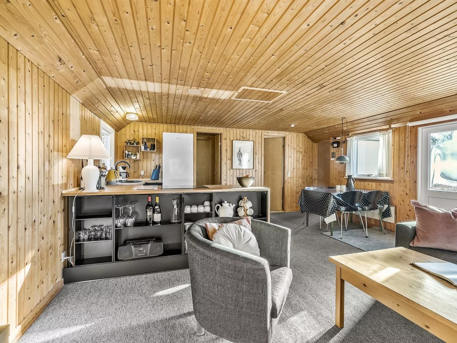 "Hillmari" - 650m from the sea-Inside