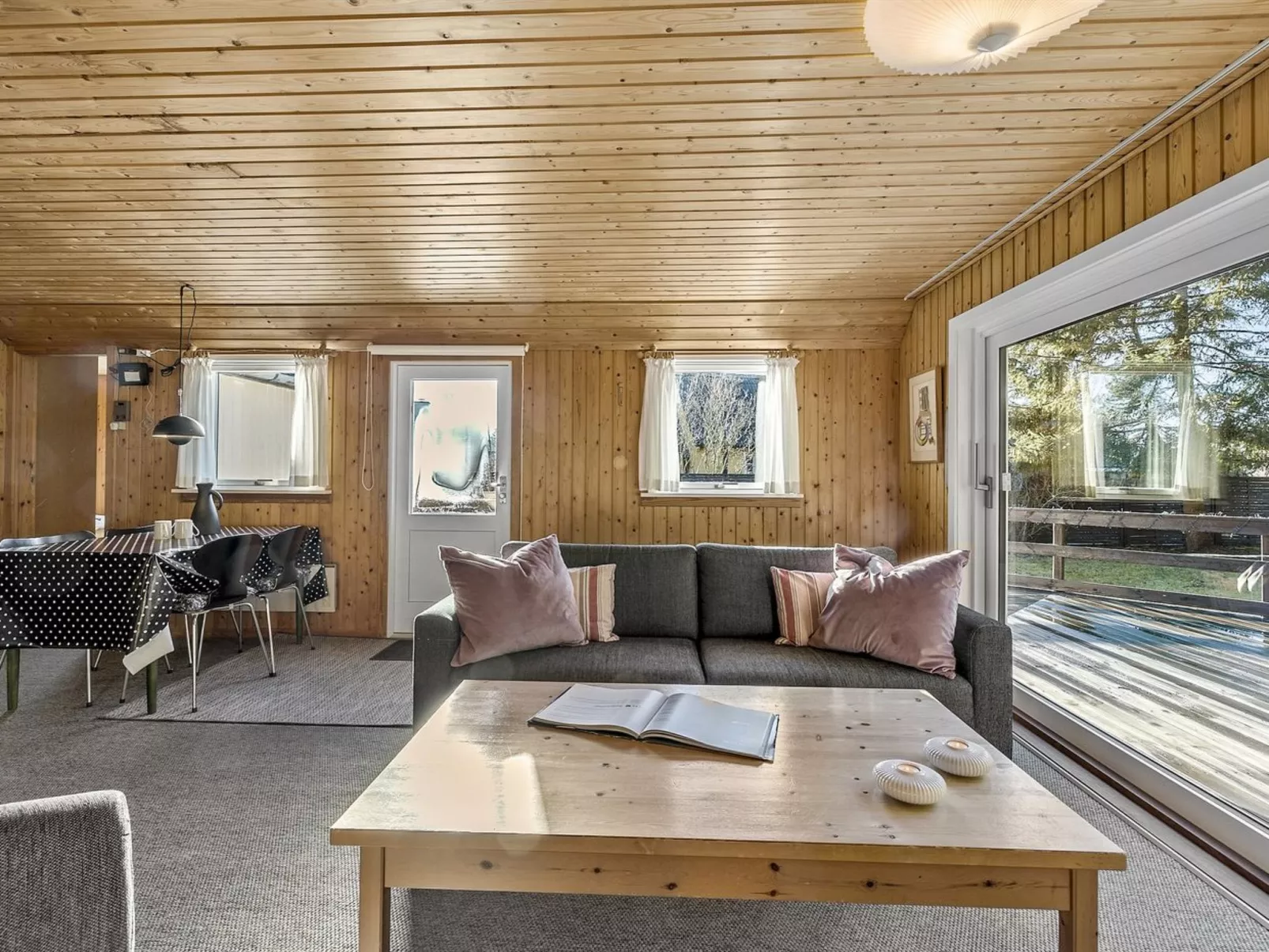 "Hillmari" - 650m from the sea-Inside