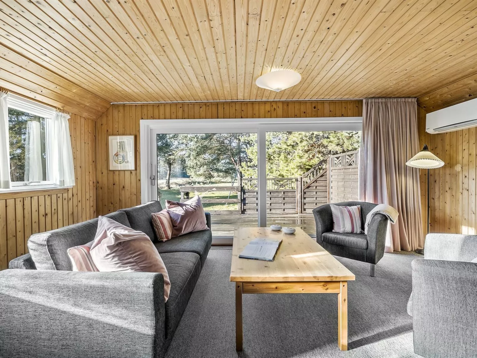 "Hillmari" - 650m from the sea-Inside