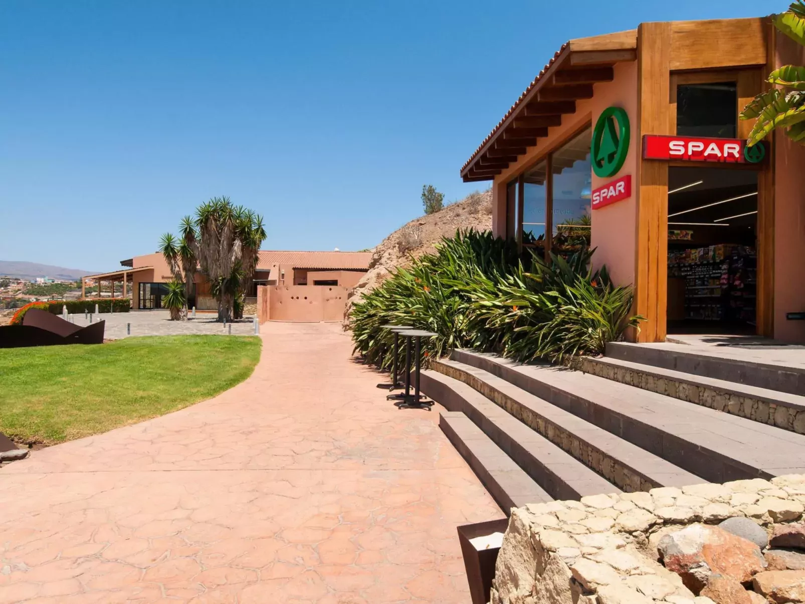 Los Lagos 31-Outside