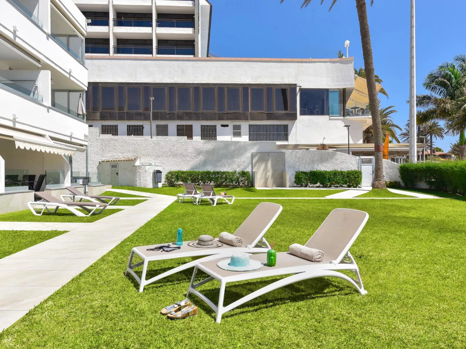 Beachfront Nasas 4 JM-Outside