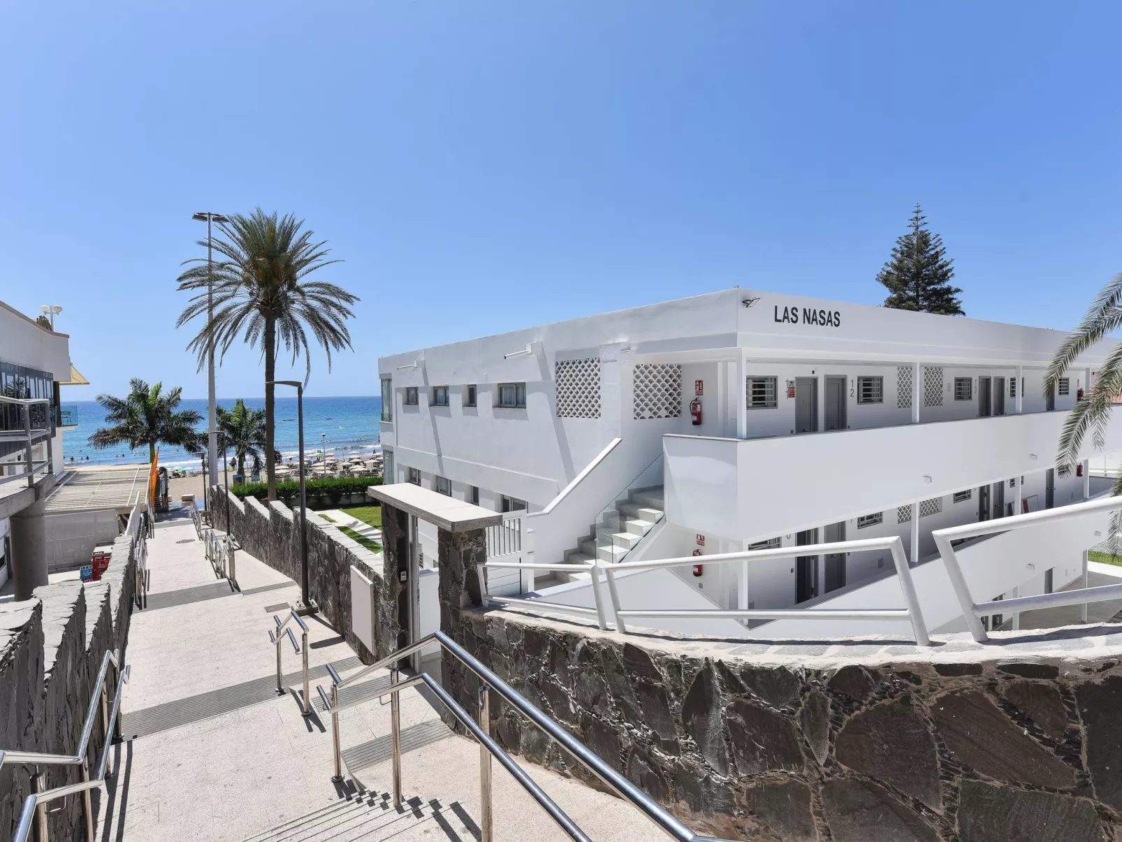 Beachfront Nasas 4 JM-Outside