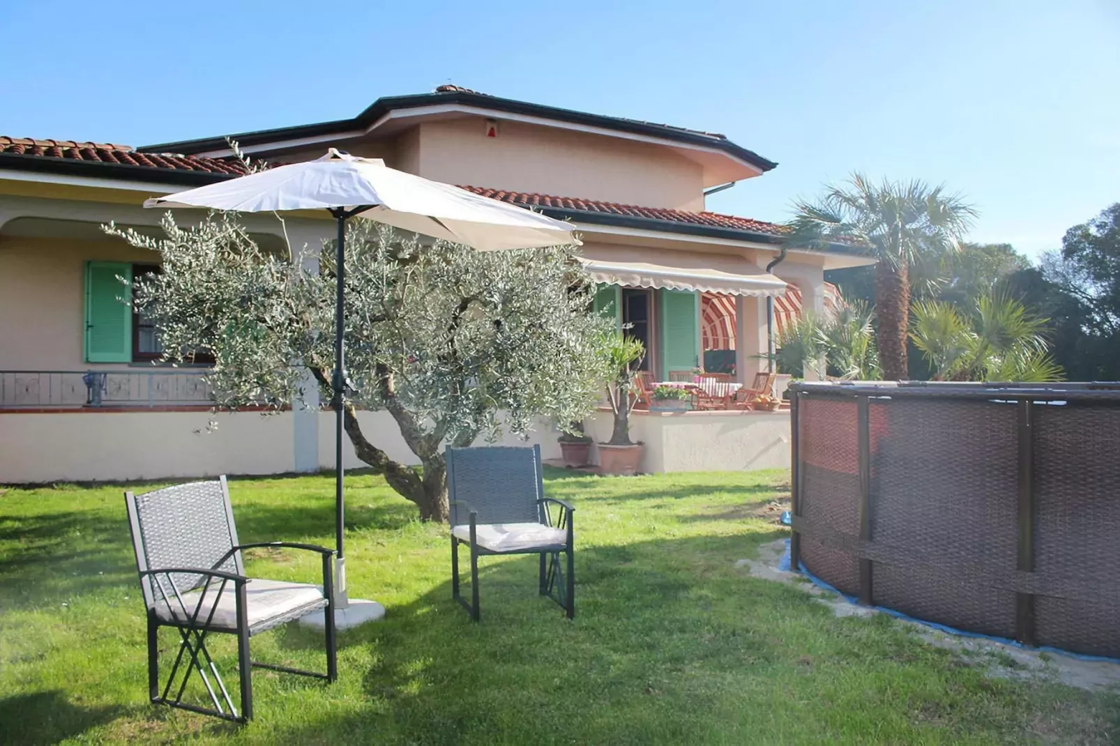 Holiday home Lea, Capezzano Pianore-Villa Lea-Jardin d'été