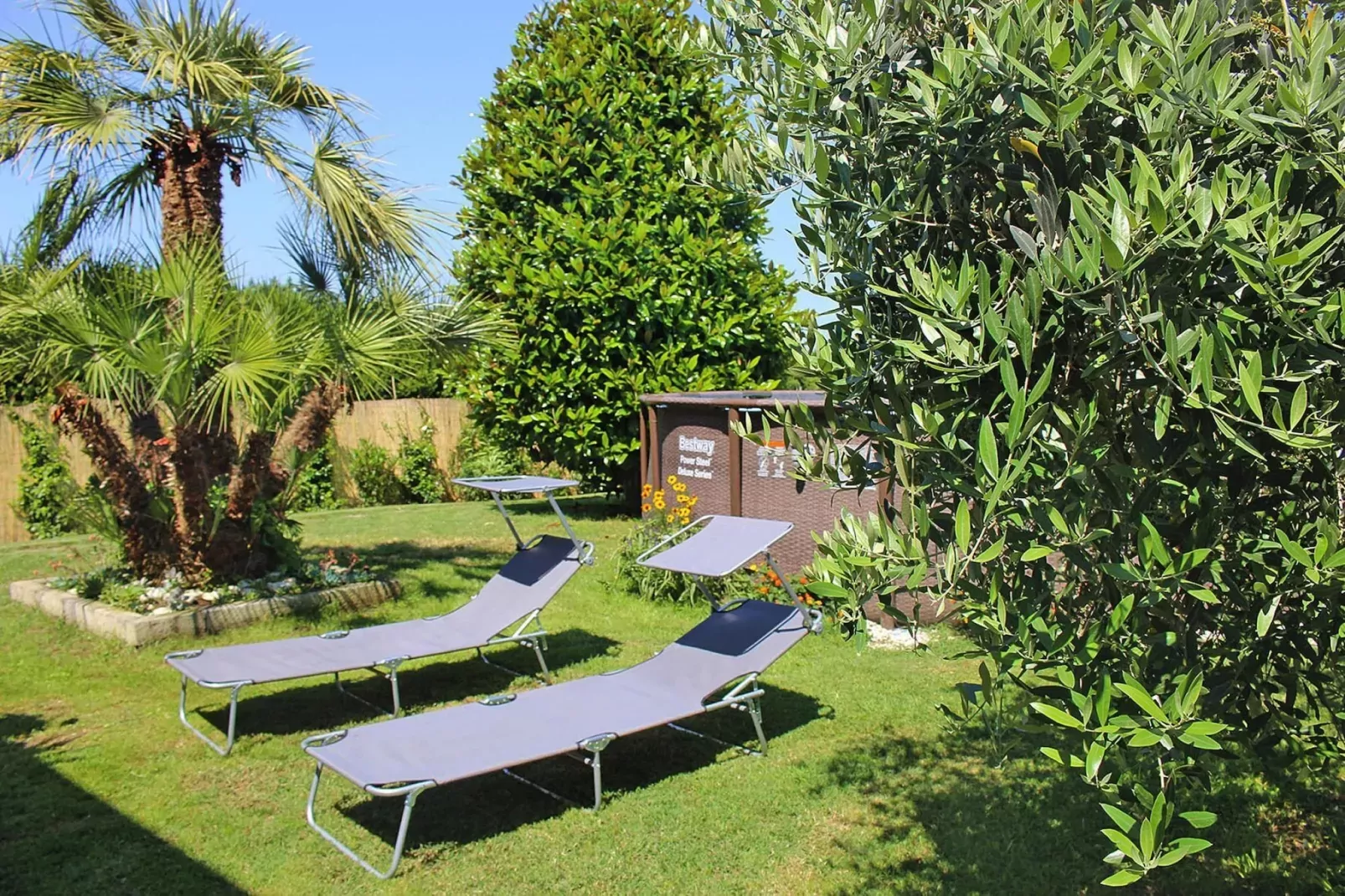 Holiday home Lea, Capezzano Pianore-Villa Lea-Jardin d'été