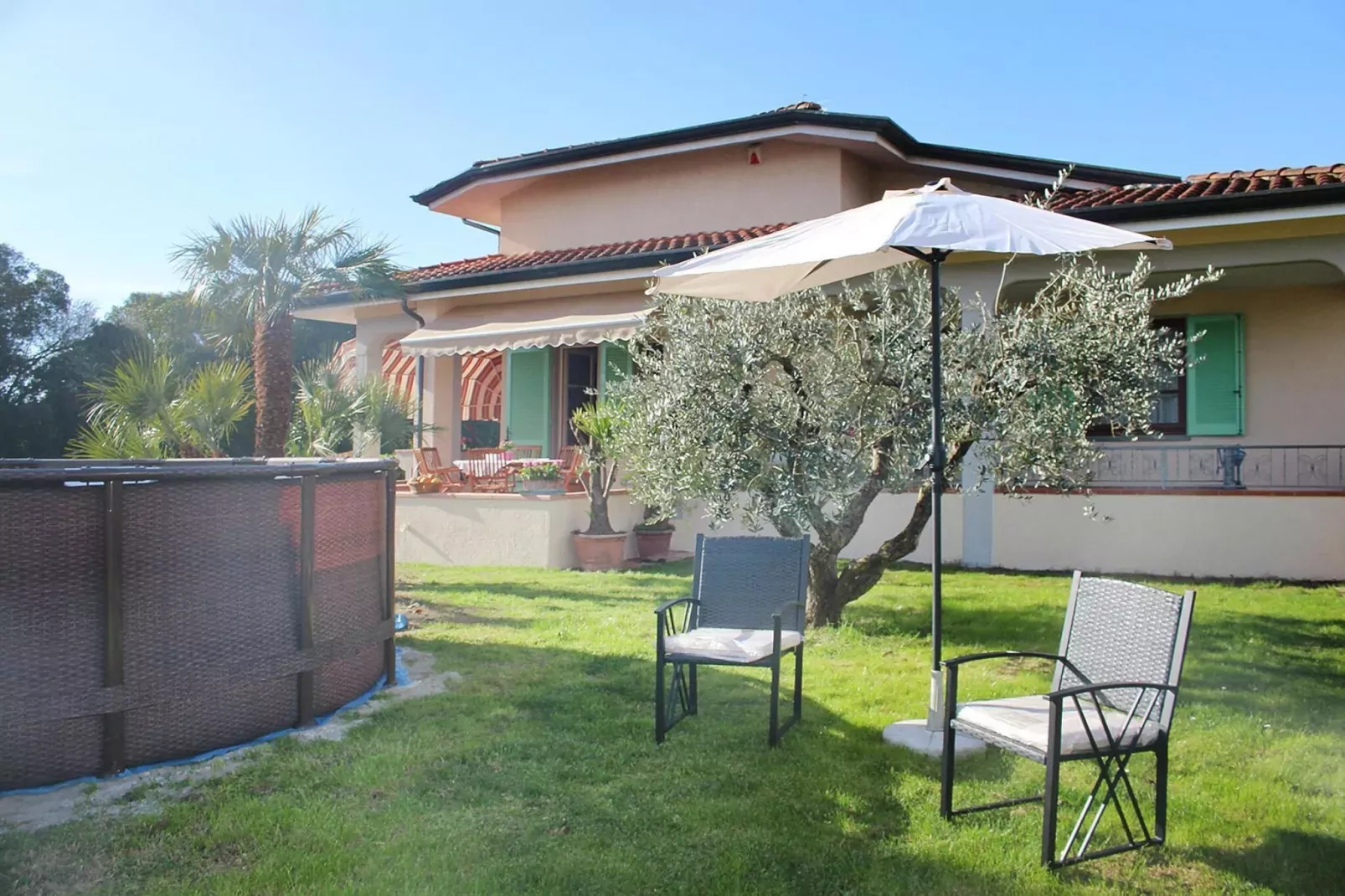 Holiday home Lea, Capezzano Pianore-Villa Lea-Jardin d'été
